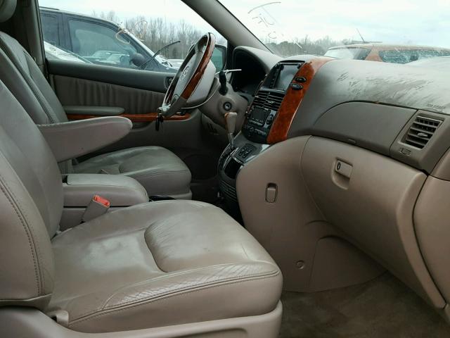 5TDZA22C06S505565 - 2006 TOYOTA SIENNA XLE GOLD photo 5