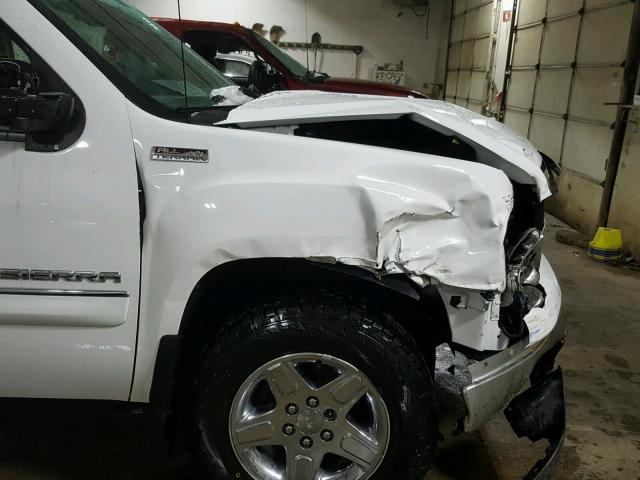 1GTR2WE31BZ164332 - 2011 GMC SIERRA K15 WHITE photo 9