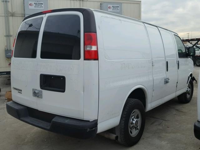 1GCWGAFF8G1135237 - 2016 CHEVROLET EXPRESS G2 WHITE photo 4