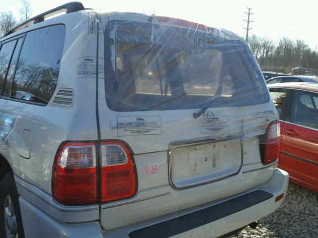 JT6HT00W3W0018944 - 1998 LEXUS LX 470 WHITE photo 9