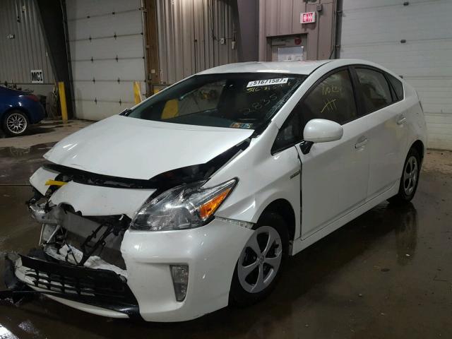 JTDKN3DU2E0392835 - 2014 TOYOTA PRIUS WHITE photo 2