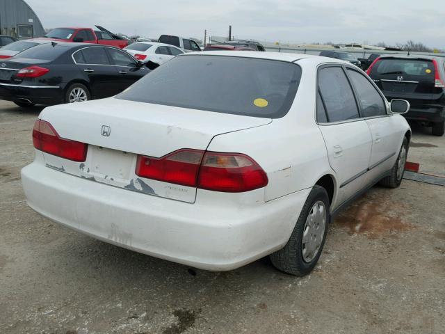 1HGCG5646YA079651 - 2000 HONDA ACCORD LX WHITE photo 4