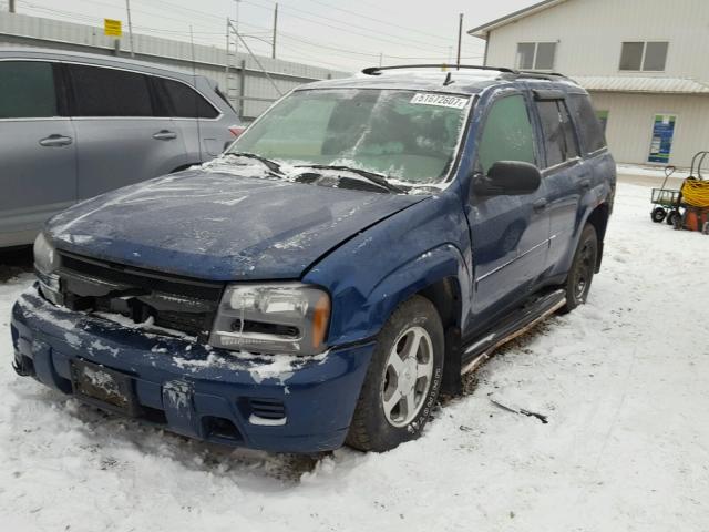 1GNDT13S762189858 - 2006 CHEVROLET TRAILBLAZE BLUE photo 2