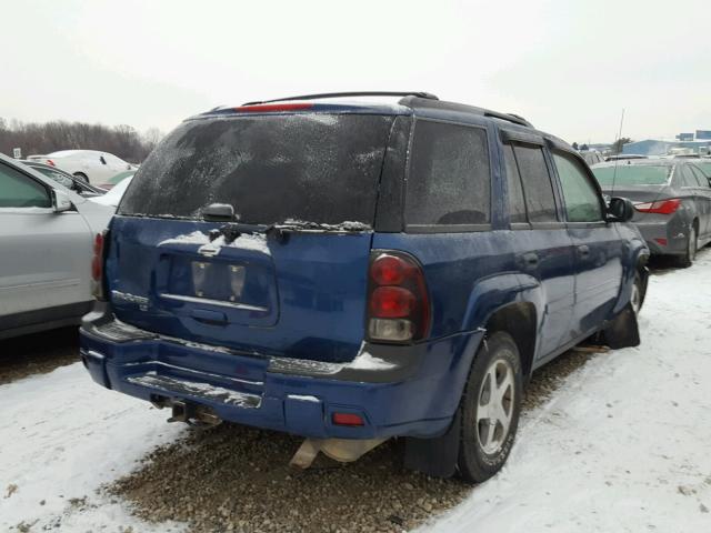 1GNDT13S762189858 - 2006 CHEVROLET TRAILBLAZE BLUE photo 4