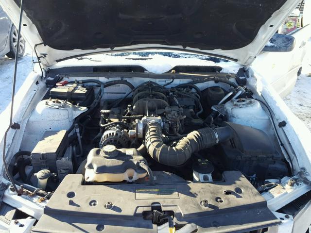 1ZVFT80N165104596 - 2006 FORD MUSTANG WHITE photo 7