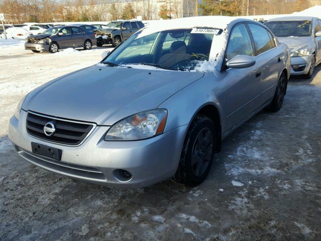 1N4AL11D42C701876 - 2002 NISSAN ALTIMA BAS GRAY photo 2