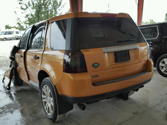 SALFS24NX8H025113 - 2008 LAND ROVER LR2 SE TEC ORANGE photo 3
