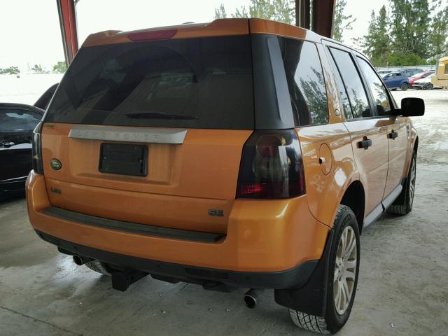 SALFS24NX8H025113 - 2008 LAND ROVER LR2 SE TEC ORANGE photo 4