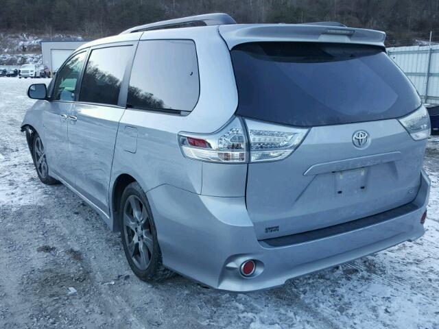 5TDXZ3DC3HS782944 - 2017 TOYOTA SIENNA SE SILVER photo 3