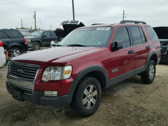 1FMEU63E86UA68161 - 2006 FORD EXPLORER X RED photo 2