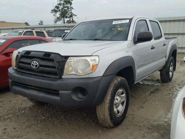 3TMJU62N37M044425 - 2007 TOYOTA TACOMA DOU SILVER photo 2