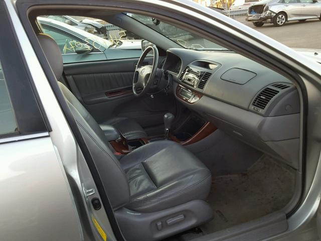4T1BE30K33U773714 - 2003 TOYOTA CAMRY LE 银色 照片 5