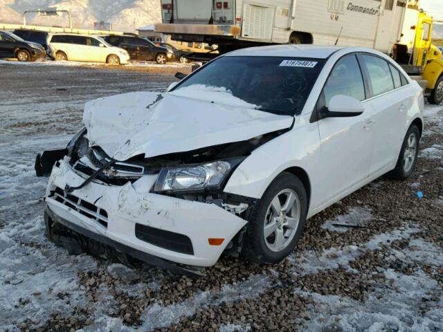 1G1PC5SB5D7186075 - 2013 CHEVROLET CRUZE LT WHITE photo 2