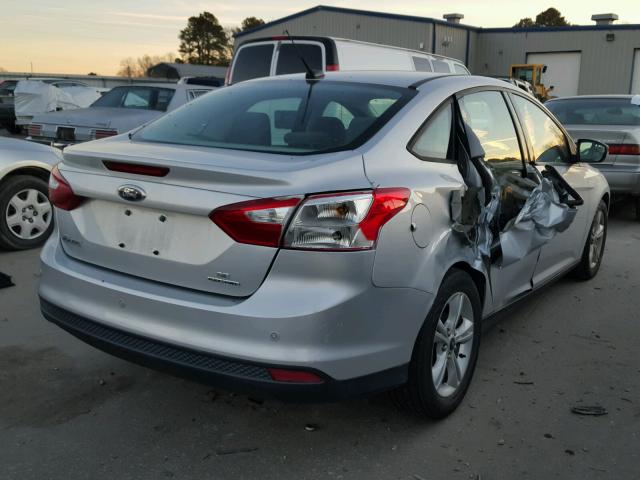 1FADP3F22EL172663 - 2014 FORD FOCUS SE SILVER photo 4