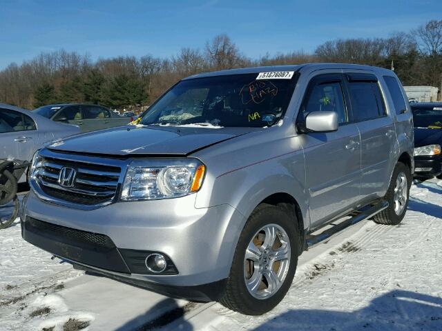 5FNYF4H64CB084458 - 2012 HONDA PILOT EXL SILVER photo 2