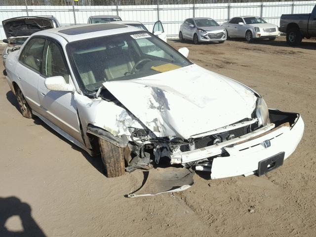 1HGCG55692A078181 - 2002 HONDA ACCORD EX WHITE photo 1