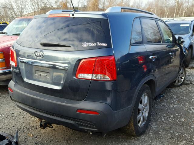 5XYKTDA20BG135340 - 2011 KIA SORENTO BA BLUE photo 4