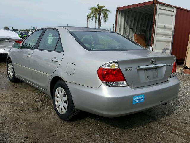 4T1BE32K25U032499 - 2005 TOYOTA CAMRY LE SILVER photo 3