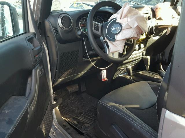 1C4AJWAG5HL594224 - 2017 JEEP WRANGLER S 灰色 照片 9