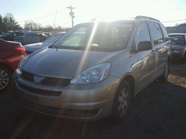 5TDZA23C55S244916 - 2005 TOYOTA SIENNA CE GOLD photo 2