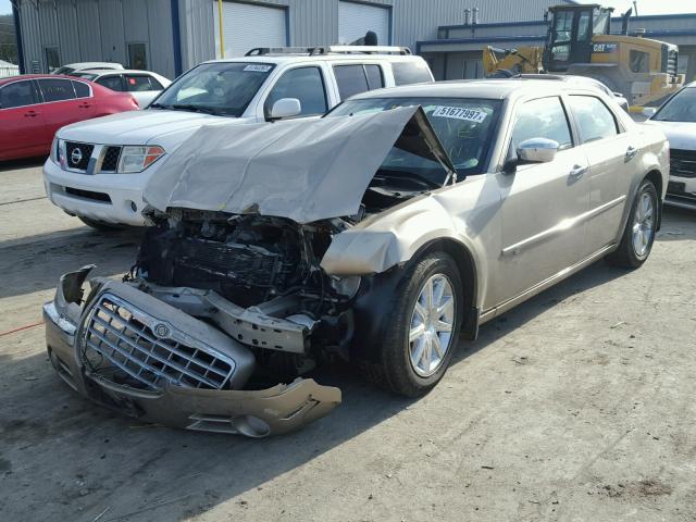 2C3KA63H78H308126 - 2008 CHRYSLER 300C GOLD photo 2