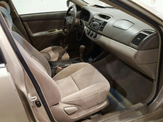 4T1BE32K42U036209 - 2002 TOYOTA CAMRY LE ბეჟი ფოტო 5