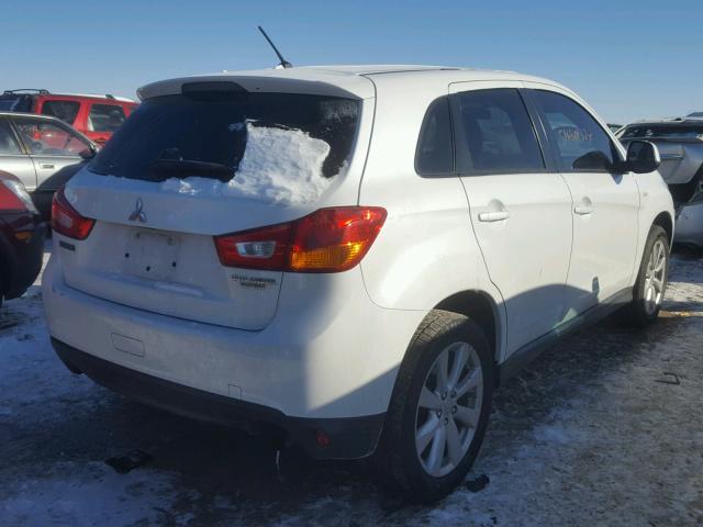 4A4AP3AU3DE011529 - 2013 MITSUBISHI OUTLANDER WHITE photo 4