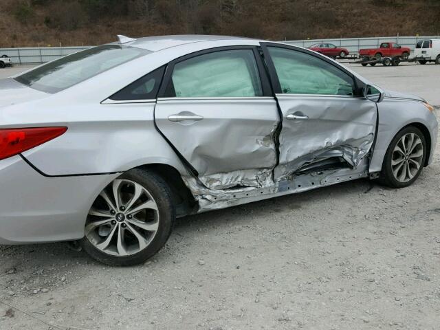 5NPEC4AC4EH818726 - 2014 HYUNDAI SONATA SE SILVER photo 9