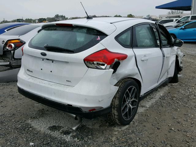 1FADP3M2XHL309713 - 2017 FORD FOCUS SEL WHITE photo 4