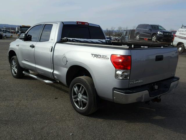 5TBBV54157S489604 - 2007 TOYOTA TUNDRA DOU SILVER photo 3