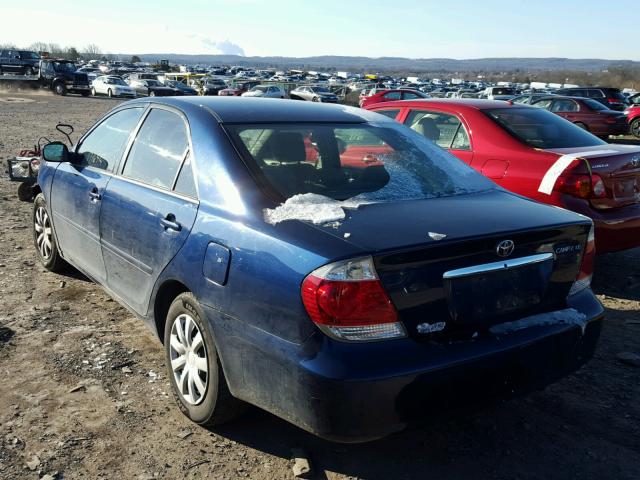 4T1BE30K45U103785 - 2005 TOYOTA CAMRY LE BLUE photo 3