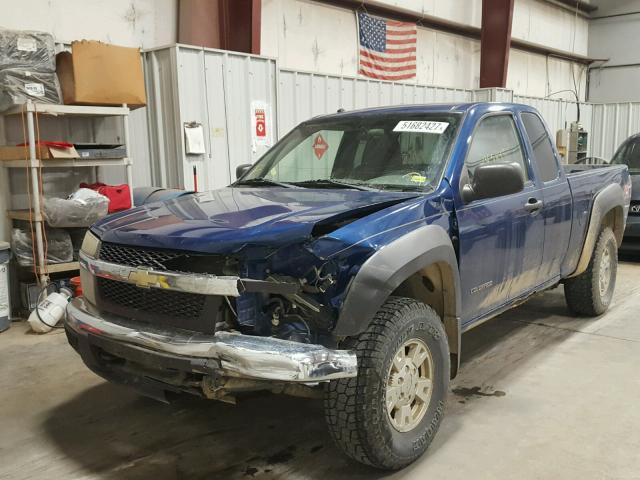 1GCDT196558255127 - 2005 CHEVROLET COLORADO BLUE photo 2