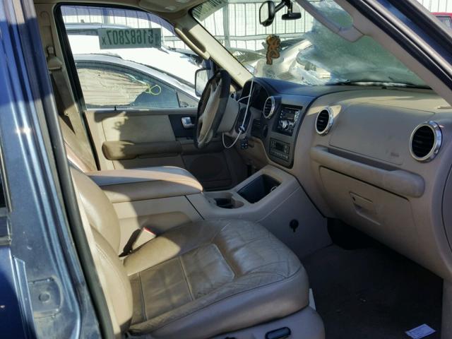 1FMFU18L14LA73848 - 2004 FORD EXPEDITION BLUE photo 5