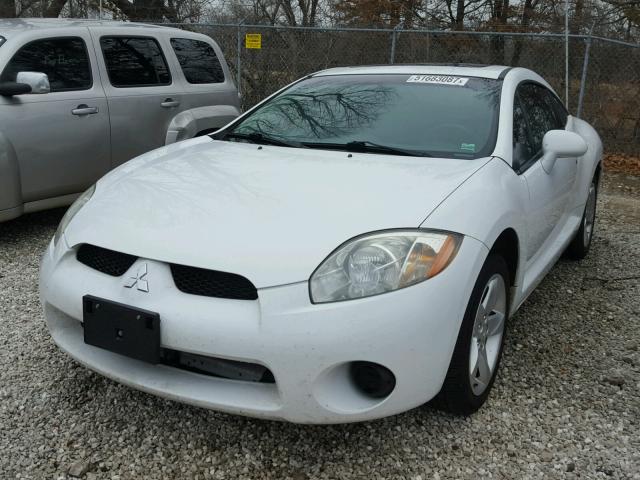 4A3AK24F18E007060 - 2008 MITSUBISHI ECLIPSE GS WHITE photo 2