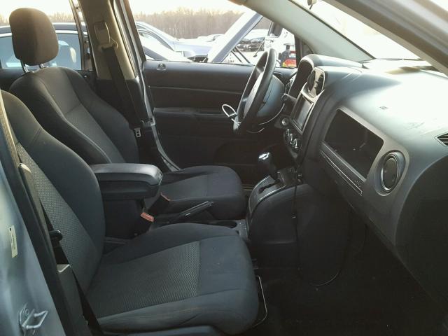 1J4NT4FB5AD553499 - 2010 JEEP COMPASS SP SILVER photo 5