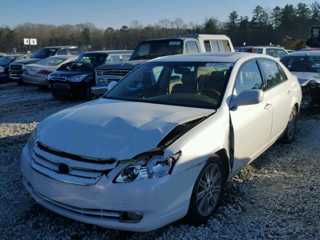 4T1BK36B46U138781 - 2006 TOYOTA AVALON XL WHITE photo 2