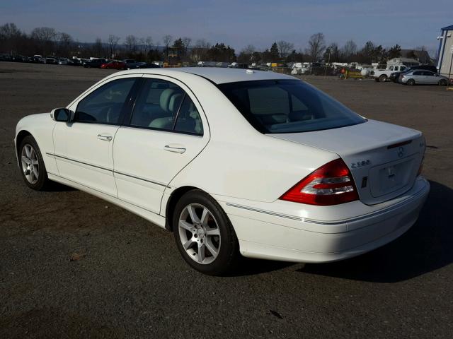 WDBRF92H77F905886 - 2007 MERCEDES-BENZ C 280 4MAT WHITE photo 3