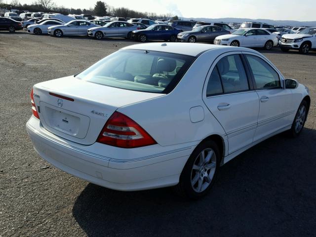 WDBRF92H77F905886 - 2007 MERCEDES-BENZ C 280 4MAT WHITE photo 4