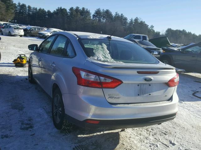 1FAHP3F26CL218753 - 2012 FORD FOCUS SE SILVER photo 3