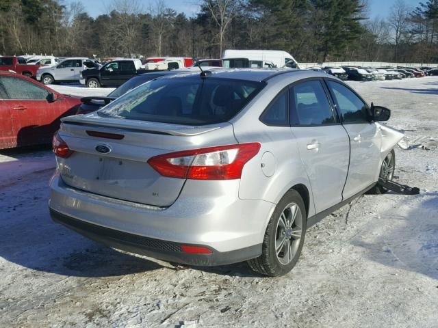 1FAHP3F26CL218753 - 2012 FORD FOCUS SE SILVER photo 4