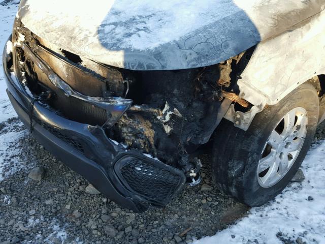 5XYKT3A1XDG367562 - 2013 KIA SORENTO LX BURN photo 9