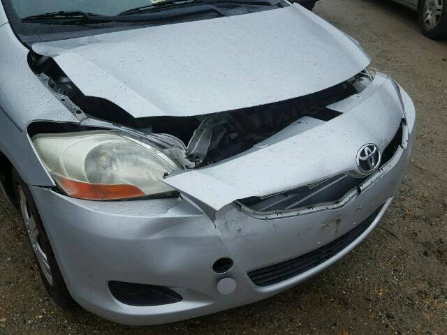 JTDBT923871047213 - 2007 TOYOTA YARIS SILVER photo 9