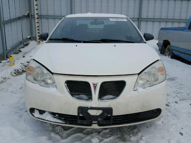 1G2ZG558464286326 - 2006 PONTIAC G6 SE1 WHITE photo 9