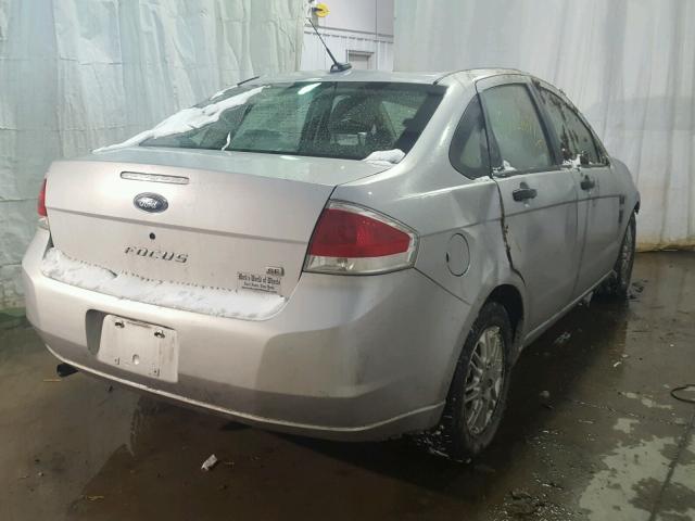 1FAHP35N88W208968 - 2008 FORD FOCUS SE GRAY photo 4