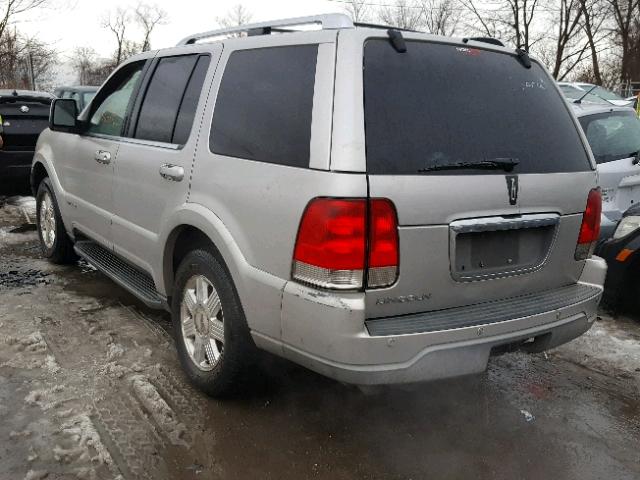 5LMEU78H03ZJ09242 - 2003 LINCOLN AVIATOR SILVER photo 3