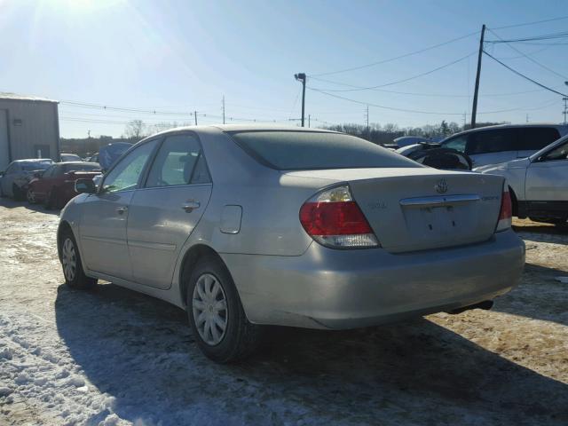 4T1BE32K25U048220 - 2005 TOYOTA CAMRY LE 银色 照片 3
