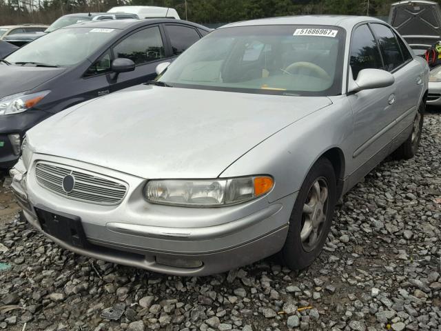 2G4WF5515Y1326606 - 2000 BUICK REGAL GS SILVER photo 2