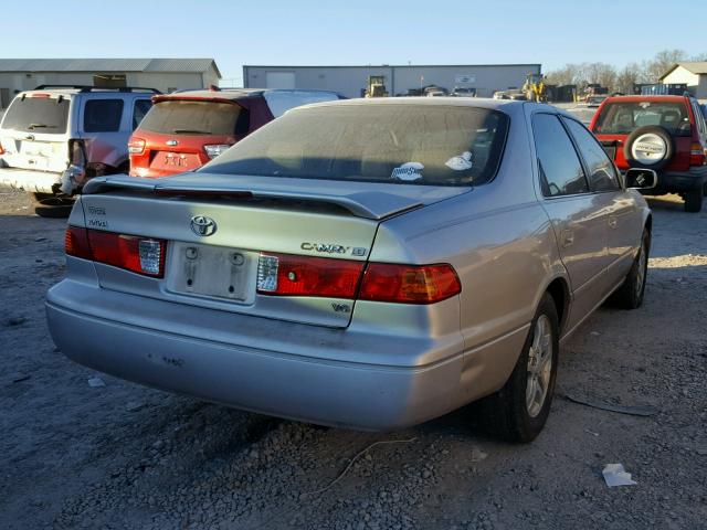 4T1BF22K8YU105709 - 2000 TOYOTA CAMRY LE ოქროსფერი ფოტო 4