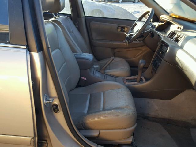4T1BF22K8YU105709 - 2000 TOYOTA CAMRY LE ოქროსფერი ფოტო 5
