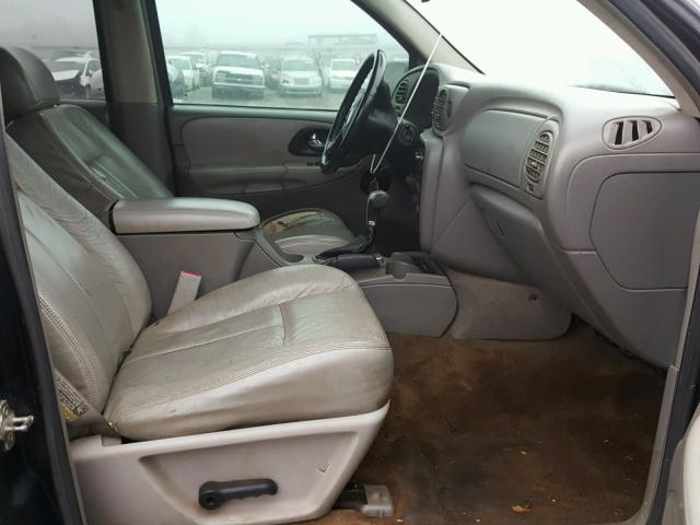 1GNDS13S252254729 - 2005 CHEVROLET TRAILBLAZE BLACK photo 5